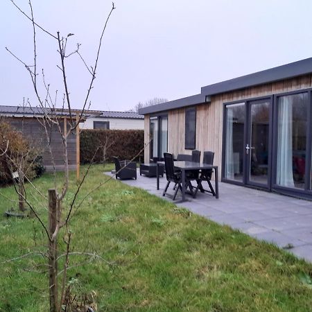 Luxe 5 Persoons Bungalow Op Rustig Vakantiepark Nabij Leeuwarden Dronrijp Luaran gambar