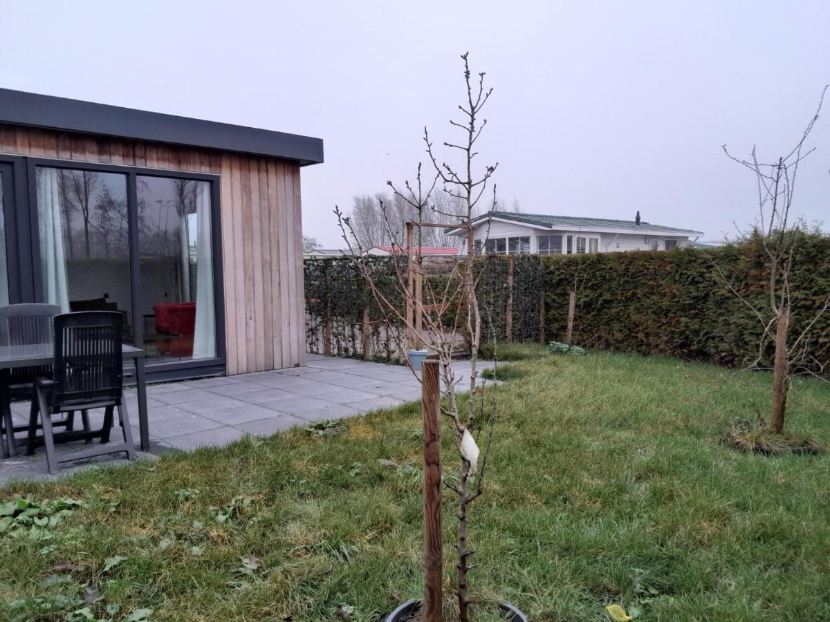 Luxe 5 Persoons Bungalow Op Rustig Vakantiepark Nabij Leeuwarden Dronrijp Luaran gambar