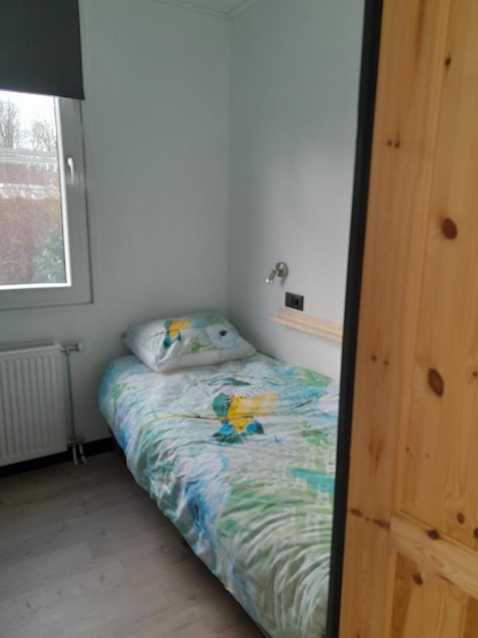 Luxe 5 Persoons Bungalow Op Rustig Vakantiepark Nabij Leeuwarden Dronrijp Luaran gambar